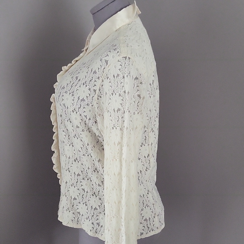 Vintage TuEllys Ivory Lace Shirt With Satin Collar And Ruffles. - Picture 4 of 11